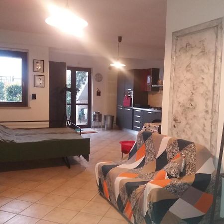 Tana Per Gli Ospiti Apartman Terni Kültér fotó