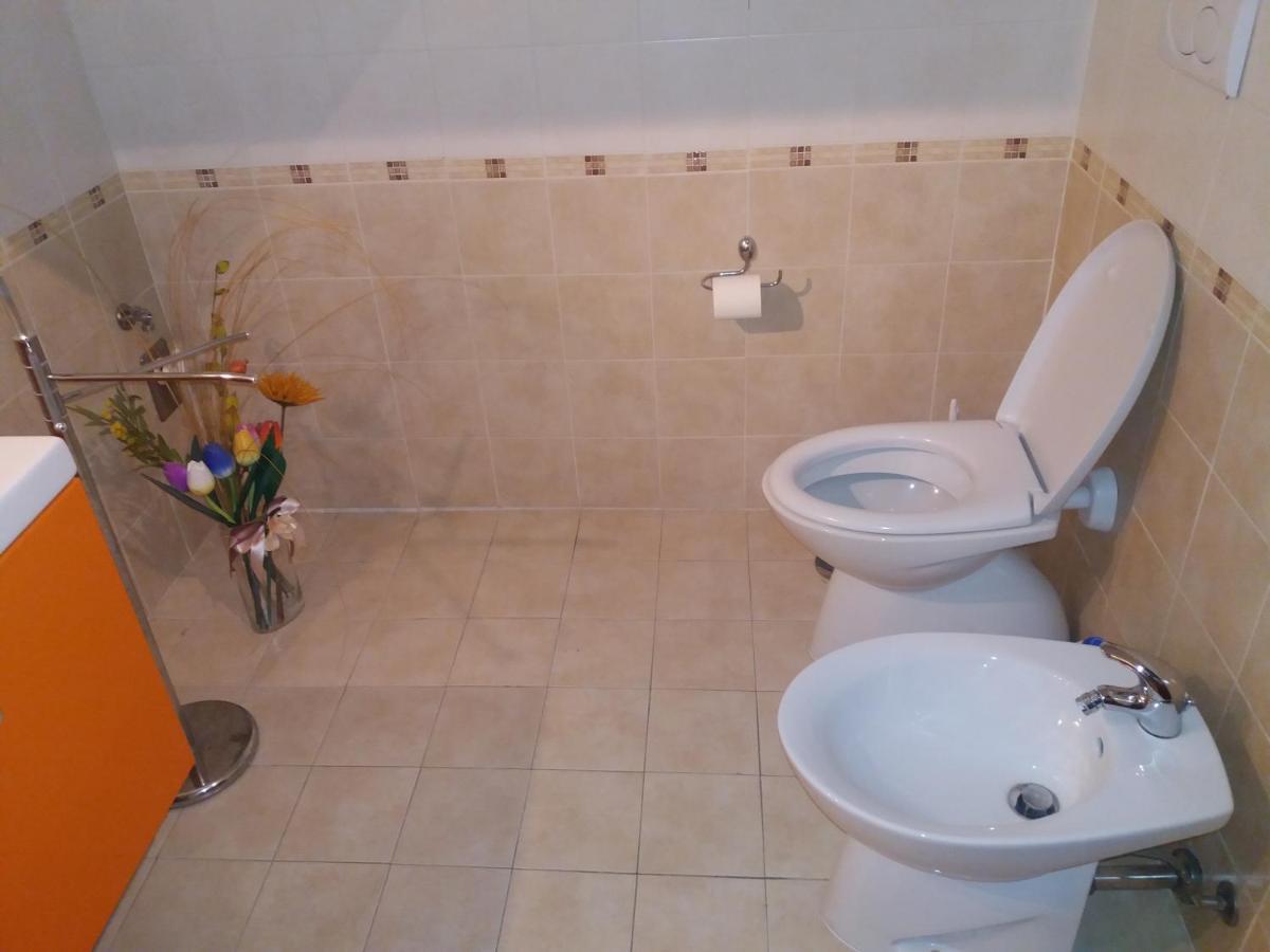 Tana Per Gli Ospiti Apartman Terni Kültér fotó