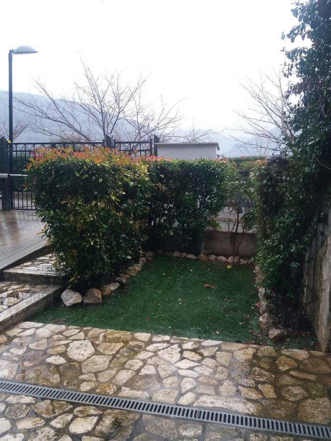 Tana Per Gli Ospiti Apartman Terni Kültér fotó